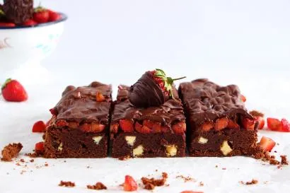 Çikolatalı Çilekli Brownie Tarifi
