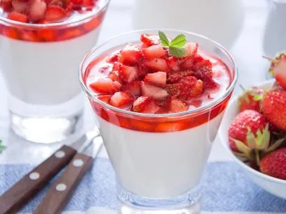 Çilekli Panna Cotta Tarifi
