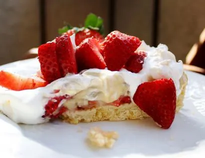 Krem Peynirli Çilekli Tart Tarifi