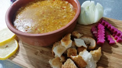 Güveçte Buğday Çorbası