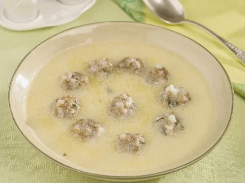 Yüzen Köfteler Protein Çorbası
