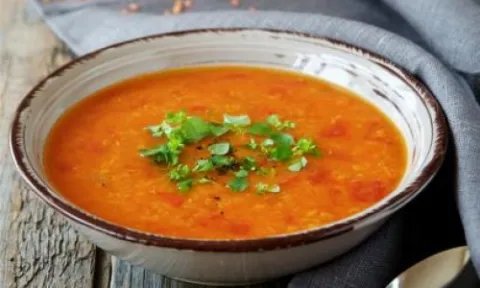 Acılı Ezogelin Çorbası