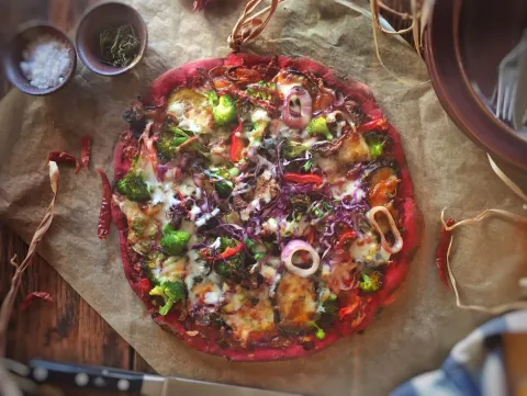 Pancar Püreli Izgara Sebzeli Pizza