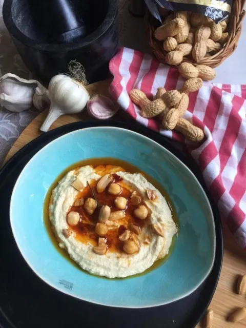 Yer Fıstıklı Safranlı Humus