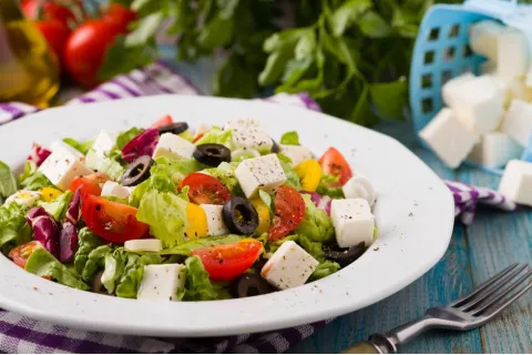 Akdeniz Salatası