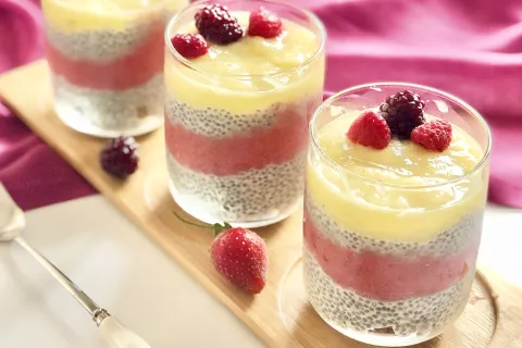 Ananaslı Çilekli Chia Puding