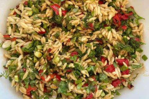 Arpa Şehriyeli Salata
