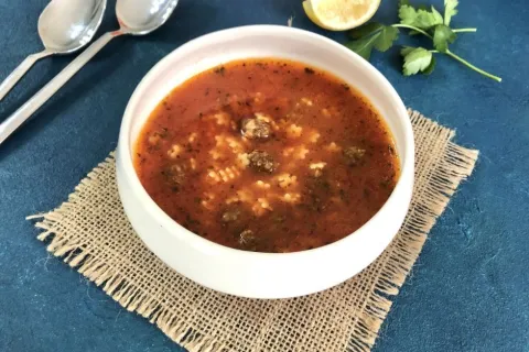 Köfteli Şehriye Çorbası