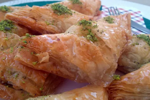 Baklavalık Yufkadan Şöbiyet Tatlısı