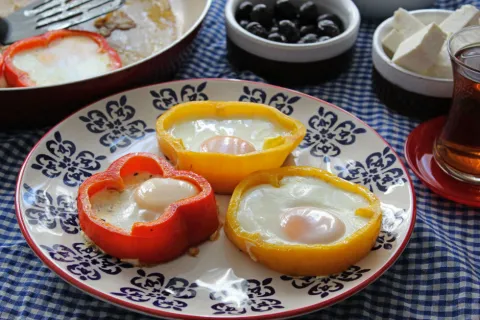Biber İçinde Yumurta