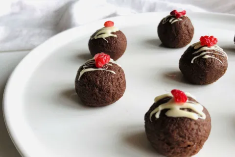 Brownie Tadında Vegan Toplar