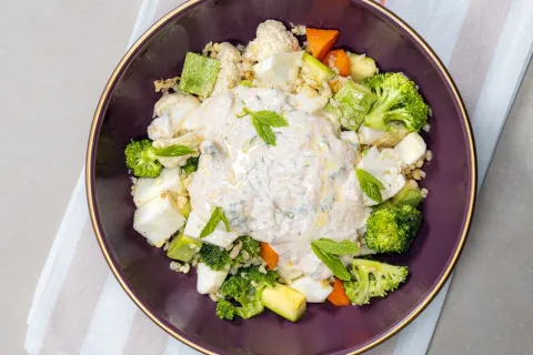 Bulgurlu Sıcak Sebze Salatası