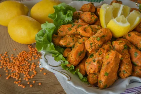 Bulgursuz Mercimek Köftesi