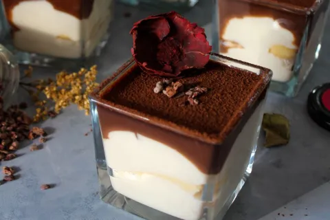 Çikolata Soslu Tiramisu