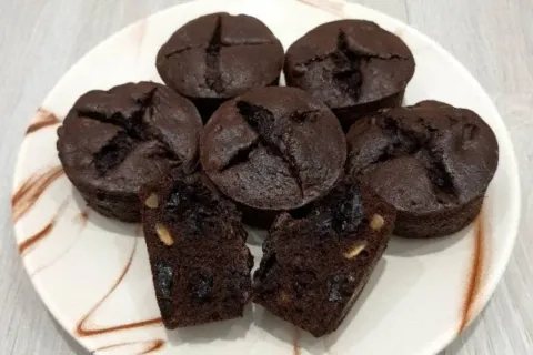 Çikolatalı ve Üzümlü Mini Kek