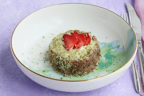 Çilekli Pişmeyen Tart