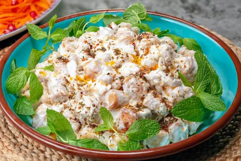 Çıtır Yufkalı Nohut Salatası