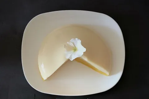 Deve Kuşu Yumurtası Tatlısı