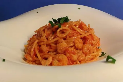 Domates Soslu Karidesli Spagetti