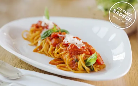 Domates Soslu Spaghetti