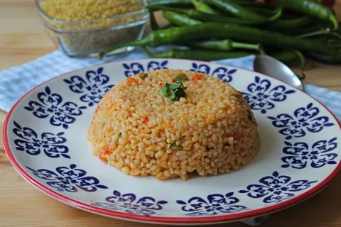 Domatesli Biberli Bulgur Pilavı