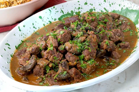 Düdüklü Tencerede Mantarlı Et