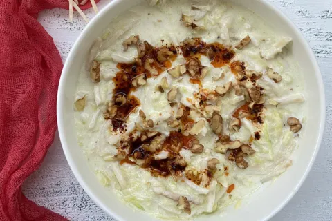 Erişteli Kabak Salatası