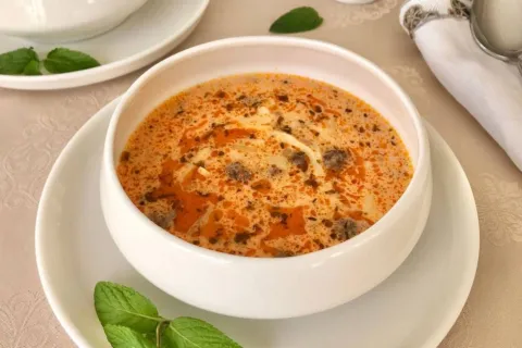 Erişteli Köfteli Çorba