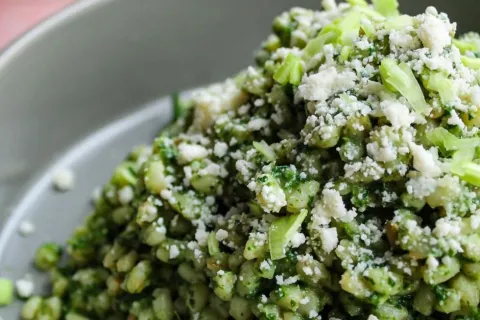 Ispanaklı Tulum Peynirli Buğday Salatası