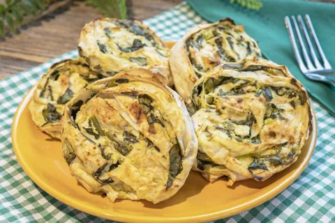 Ispanaklı Peynirli Rulo Börek