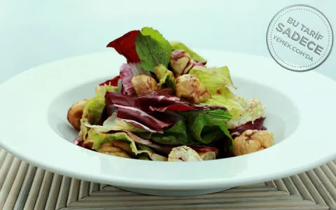 Karamelize Kestaneli, Böğürtlenli Vinaigrette Soslu Karışık Salata