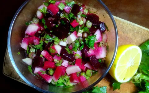 Kereviz Sapı Salatası