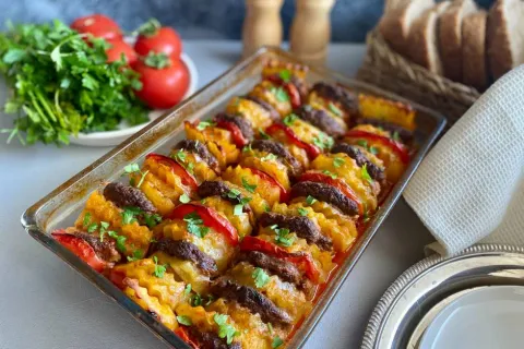 Kızartmadan Fırında Köfteli Patates Dizme