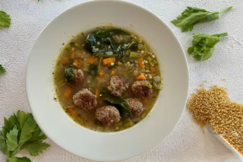Köfteli Kuskuslu Sebze Çorbası