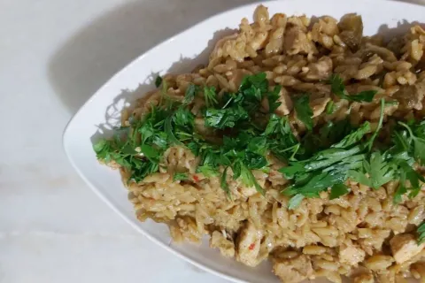Körili Tavuklu Arpa Pilavı