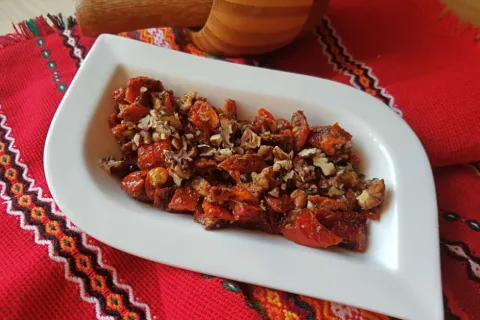 Kuru Domates Salatası