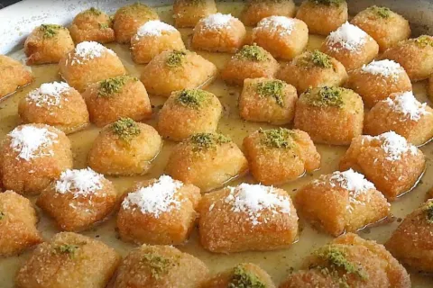 Lokmalık İrmik Tatlısı