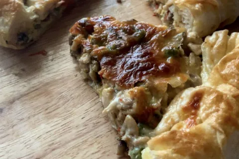 Mantarlı Tavuklu Börek