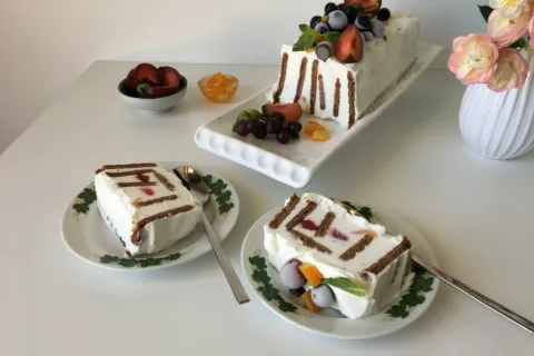 Meyveli Buzluk Pastası