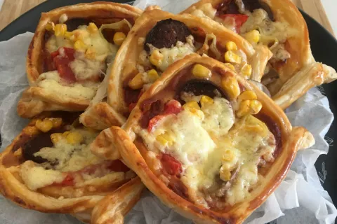 Kahvaltılık Milföy Pizza