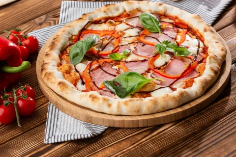 Dana Etli Kırmızı Biberli Pizza