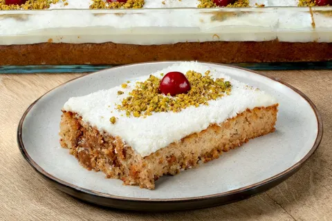 İncirli Muhallebili Islak Kek