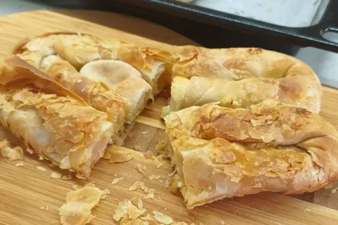 Oklavasız El Açması Börek