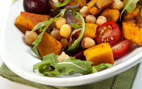 Tatlı Patatesli Nohut Salatası