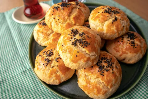 Peynirli 10 Dakika Poğaçası