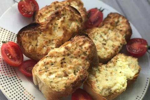 Peynirli Bayat Ekmek Kızartması