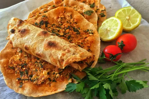 Peynirli Lahmacun