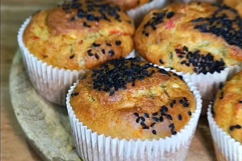 Peynirli Sebzeli Tuzlu Muffin