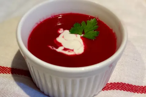 Pratik Pancar Çorbası