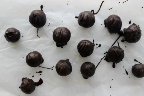 Sağlıklı ve Pratik Çikolata Topları